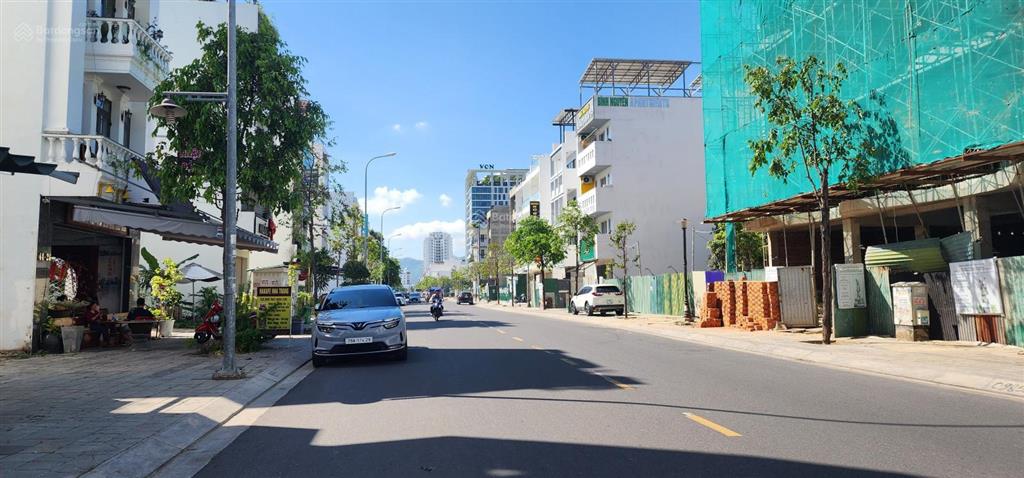 Cho thuê nhà đường thích quảng đức, diện tích sử dụng 1600m2 mặt tiền 15m