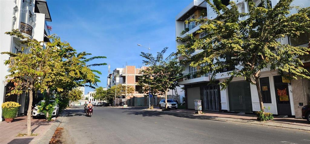 Bán lô góc đường số 8 kđt lê hồng phong 2 hàng hiếm giá tốt