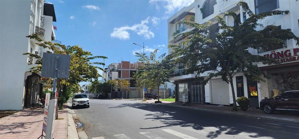 Bán lô góc đường số 8 kđt lê hồng phong 2 hàng hiếm giá tốt