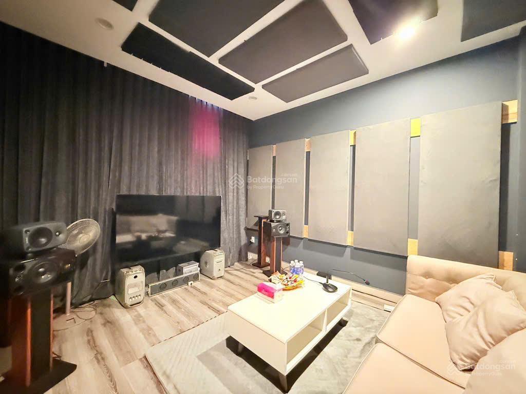 Bán nhà 6 tầng hxh  ngang 9m  có thang máy  phù hợp làm chdv  dòng tiền 100tr/tháng