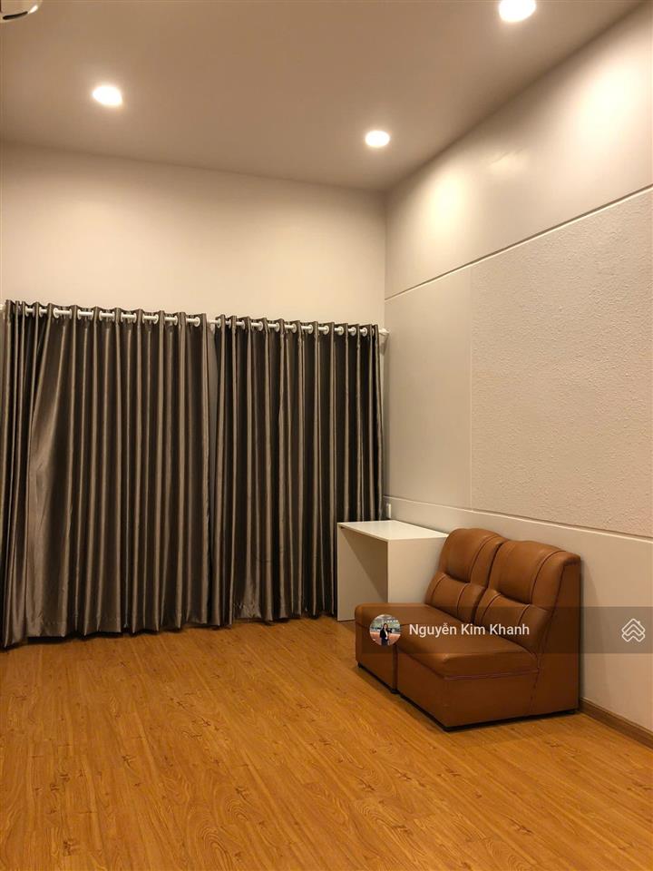 Bán nhà hxh nguyễn cửu vân  dt to 164m  hđt 90tr/tháng  có penhouse  ngang 6m xd 7 tầng