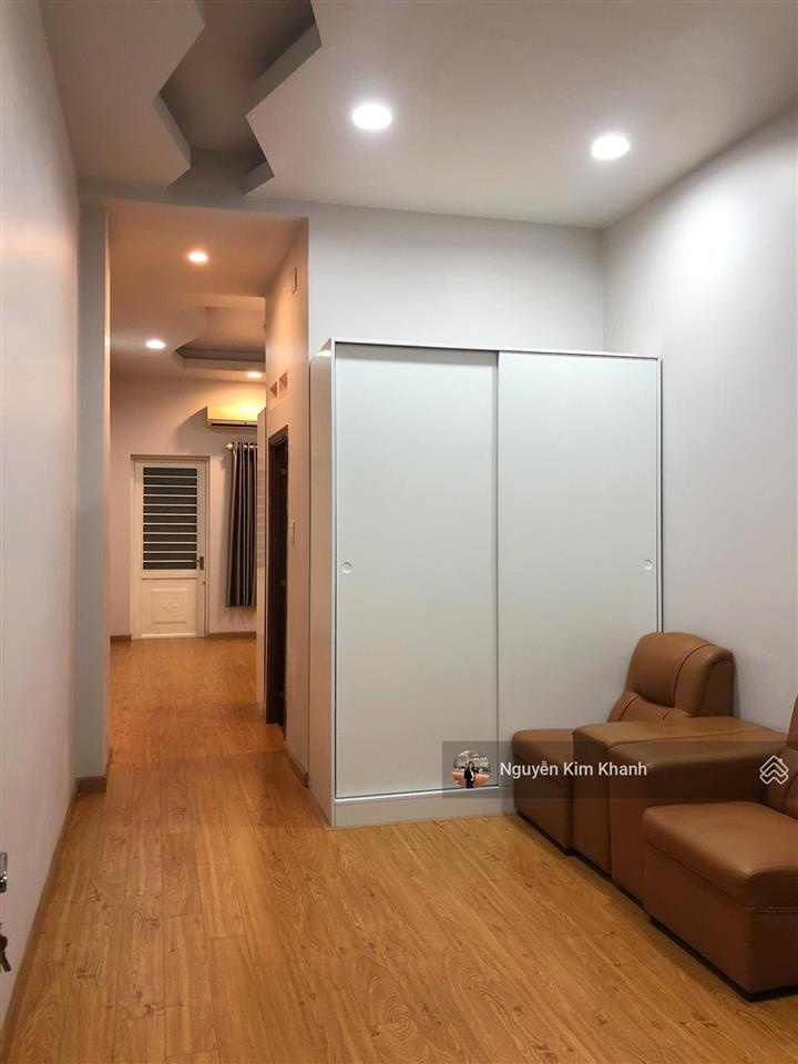 Bán nhà hxh nguyễn cửu vân  dt to 164m  hđt 90tr/tháng  có penhouse  ngang 6m xd 7 tầng