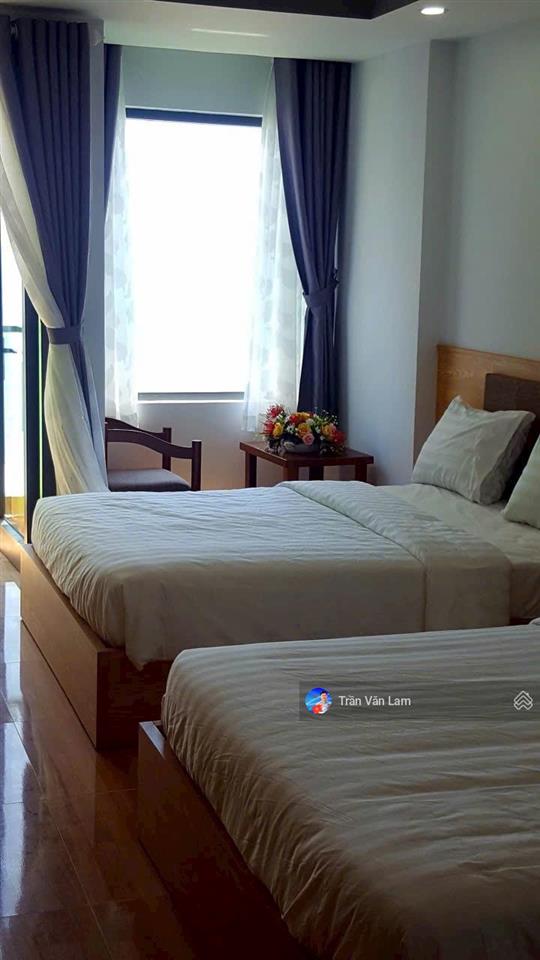 Bán khách sạn 2 mặt tiền 7 tầng sát biển nha trang  dòng tiền 60 tr/tháng