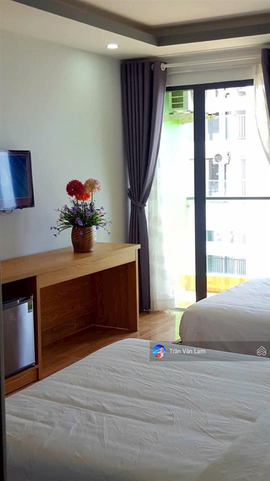 Bán khách sạn 2 mặt tiền 7 tầng sát biển nha trang  dòng tiền 60 tr/tháng