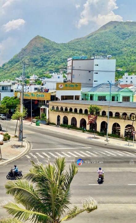 Đất xây nhà hàng khách sạn view trực diện bãi tắm biển dòng tiền 100 tr/tháng