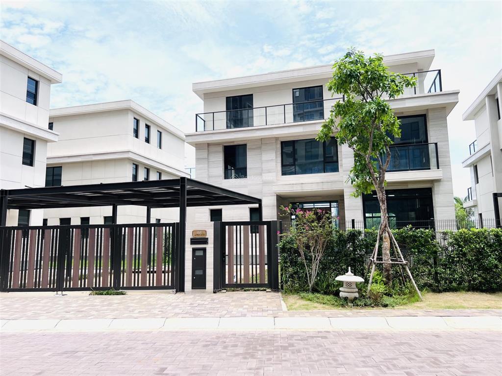 The mizuki  biệt thự view sông mua từ cđt sân rộng thiết kế được hồ bơi