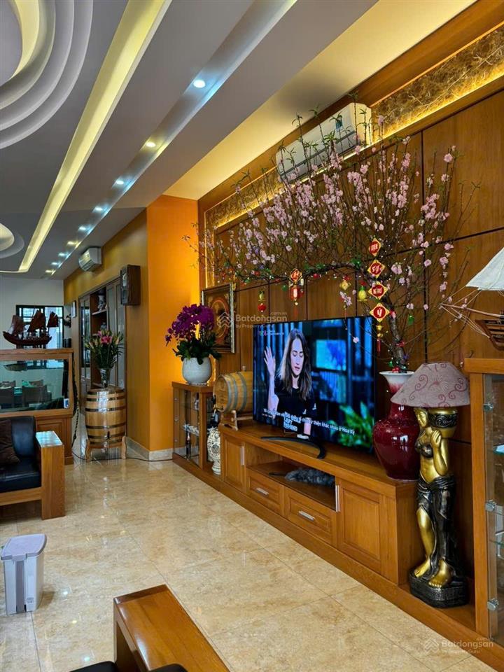 Bán đất, tặng ngay căn biệt thự đường bao biển hạ long, bãi tắm hòn gai. chủ thiện chí bán ạ