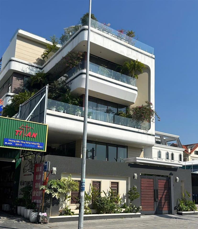 Bán đất, tặng ngay căn biệt thự đường bao biển hạ long, bãi tắm hòn gai. chủ thiện chí bán ạ