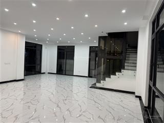 Cho thuê biêt thự vinhome ocp2, dt 210m, hoàn thiện văn phòng, cổng trường vin schooll cx173