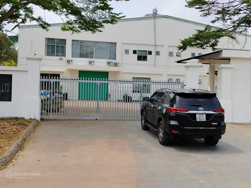 Chính chủ cần chuyển nhượng 10.000m2 (1ha) nhà xưởng trong kcn vĩnh lộc bình tân