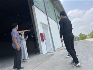 Cho thuê xưởng 2500m2 hóc môn / pccc đầy đủ .