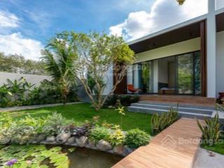 Cần chuyển nhượng biệt thự sân vườn khuôn viên 2000m2  đủ tiện ích tại trung tâm hành chính hm