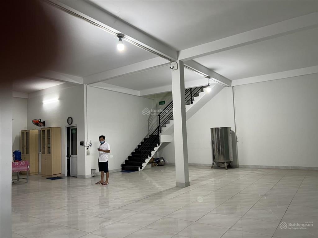 Cho thuê 500m2 nhà xưởng may mặc  in ấn  kho hàng hóc môn 22tr/ tháng