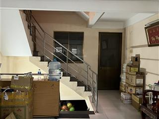 Chủ đi nước ngoài bán gấp, nhà sát mặt tiền đường trần phú, p4 q8  hxh 6m, 5pn, 5wc  tl