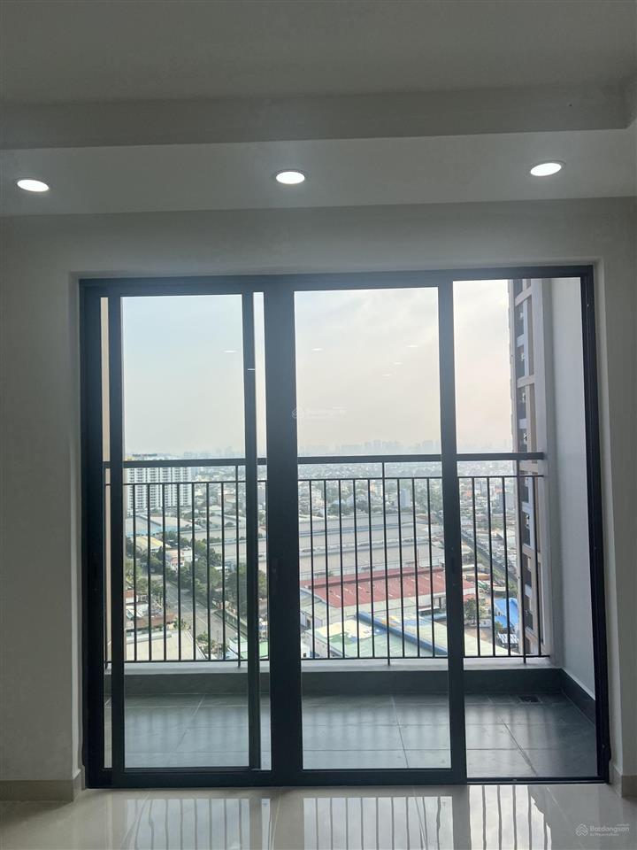 Duy nhất 1 căn góc 72.9m2 view đông nam, mã 09 bán gấp 3 tỷ 500 phú đông sky garden,  0938 895 ***