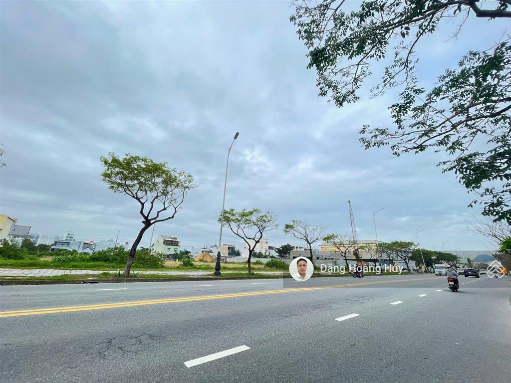 Bán gần 1000m2 đất tmdv đường trường sa, gần bãi tắm tân trà