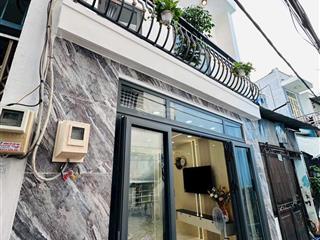 Nhà ngon  mới  đẹp  hẻm thoáng  ô tô tới ngay nhà  2 tầng  tặng đủ nội thất  gần chợ tđ