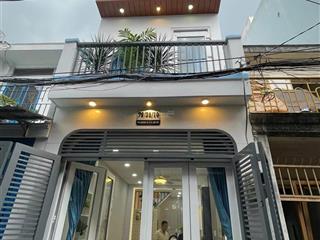 Nhà 3 tầng lầu  2 ban công rộng hẻm ô tô đường bùi quang là gần siêu thị emart 2