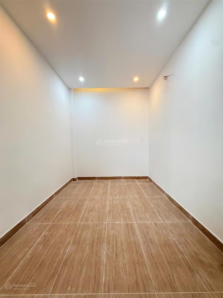 3.15 tỷ  không lộ giới  không quy hoạch  3 tầng  2 pn  đường ht06  gần hiệp thành city