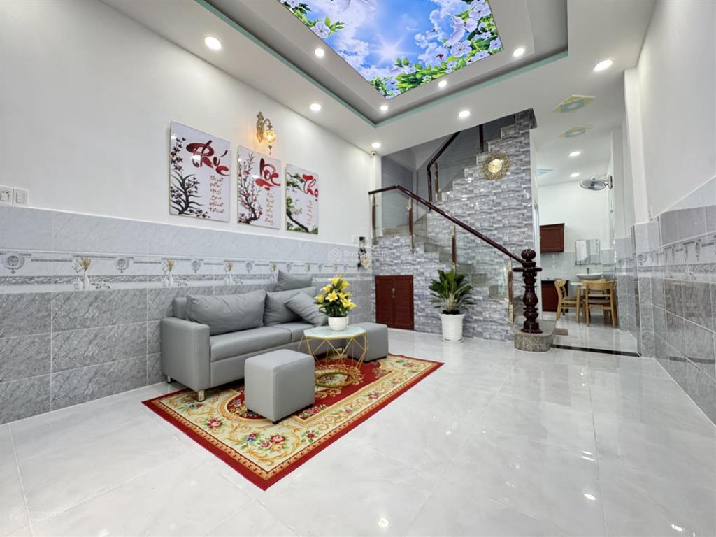 Nhà ngon  diện tích to  ngang rộng  đ. phạm văn chiêu  đường số 5  hoàn công đầy đủ  3 phòng