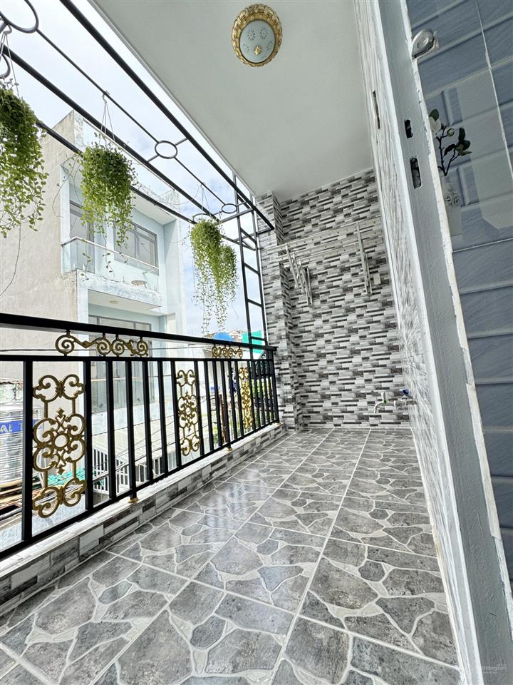 Nhà ngon  diện tích to  ngang rộng  đ. phạm văn chiêu  đường số 5  hoàn công đầy đủ  3 phòng