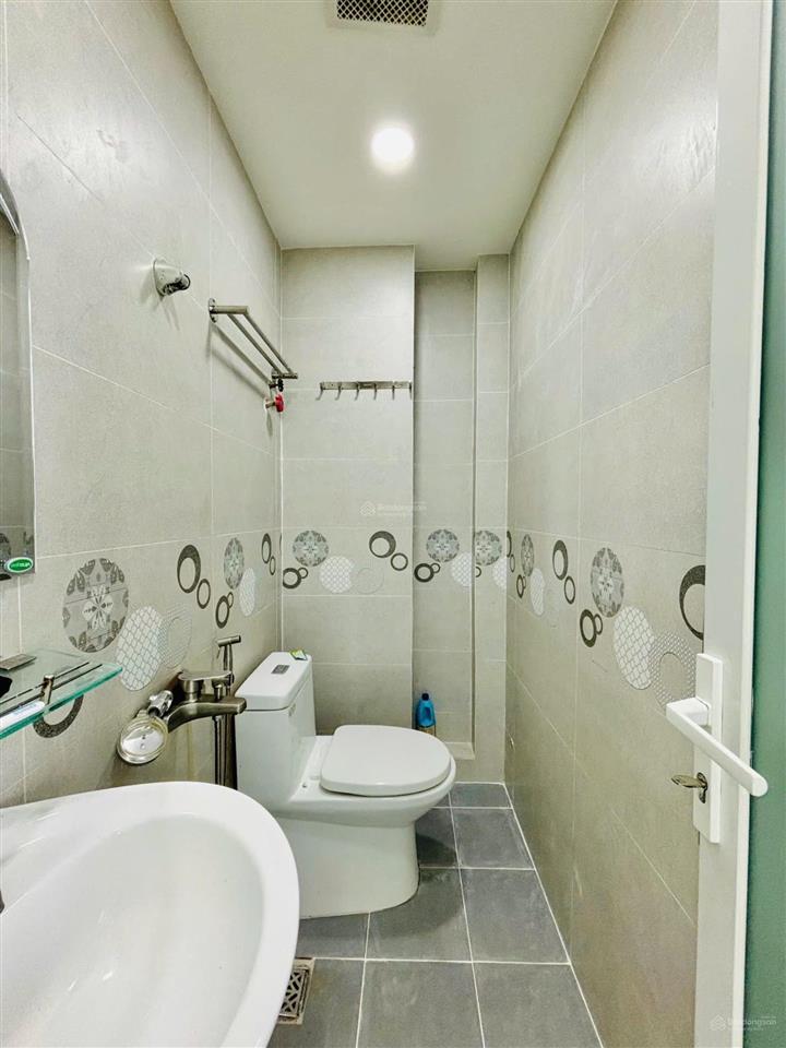 Rất là hiếm  rẻ  4 tầng lầu  giáp phú nhuận  sân bay  bình thuận  đường nguyễn kiệm  4.2 tỷ