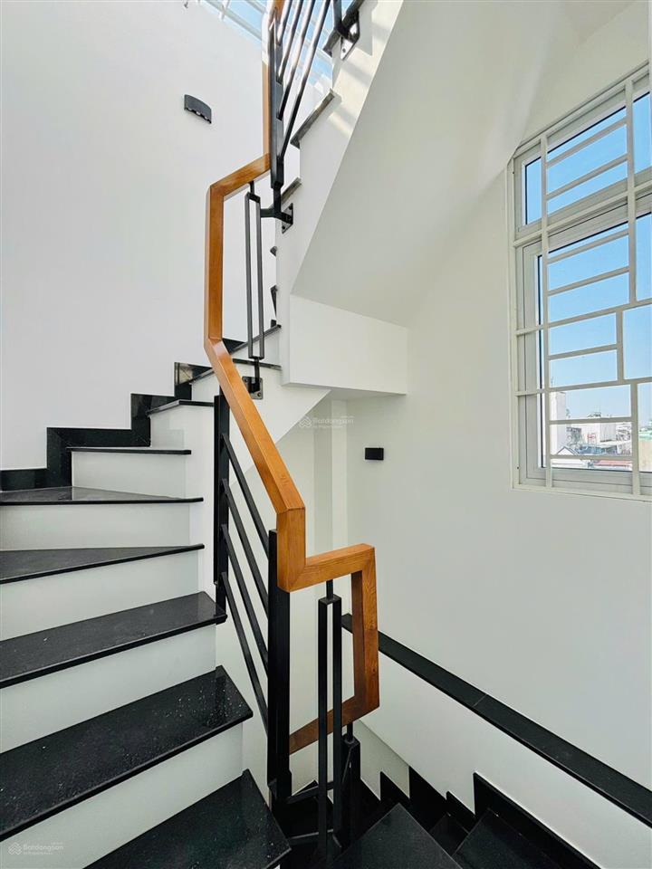 Rất là hiếm  rẻ  4 tầng lầu  giáp phú nhuận  sân bay  bình thuận  đường nguyễn kiệm  4.2 tỷ