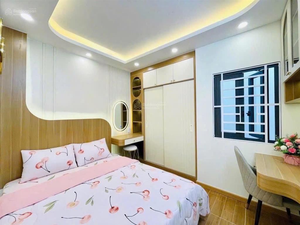 Nhà xây mới 4 tầng tặng nội thất sịn 4 phòng ngủ đg phạm văn chiêu rẻ  nhiều tiện ích gần nhà