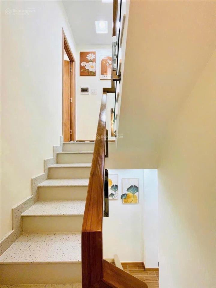 Nhà xây mới 4 tầng tặng nội thất sịn 4 phòng ngủ đg phạm văn chiêu rẻ  nhiều tiện ích gần nhà