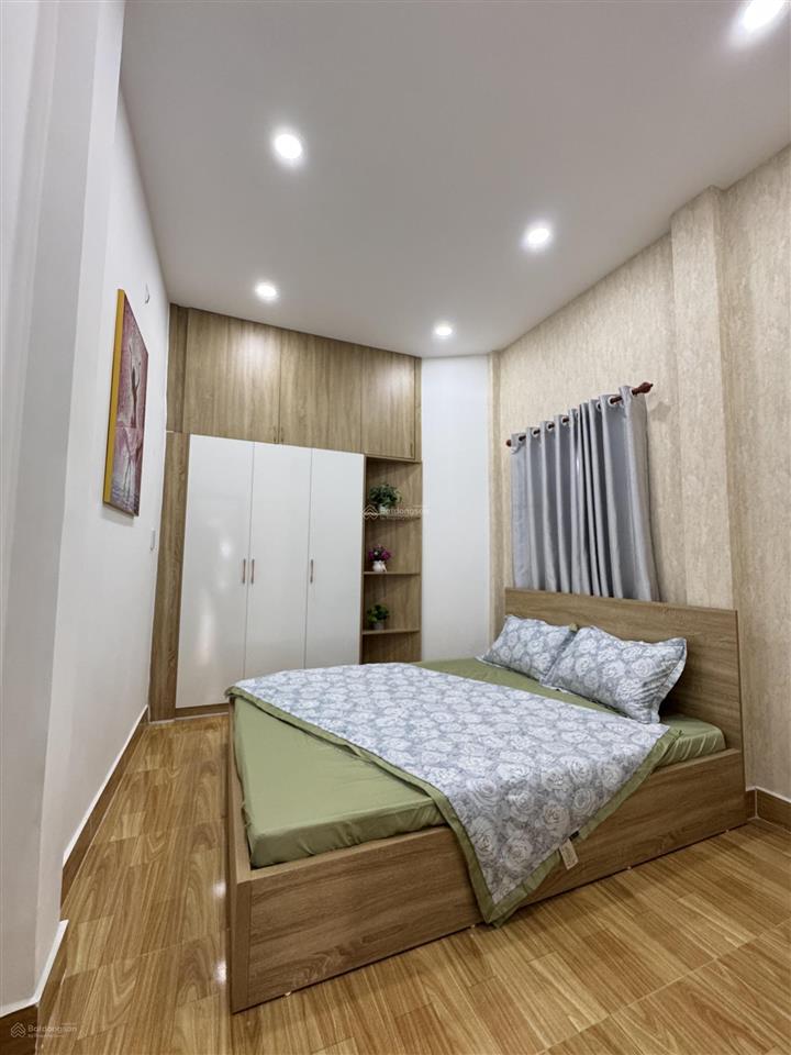 Diện tích to  3 phòng ngủ  giáp bình thạnh  full nội thất  đ. quang trung