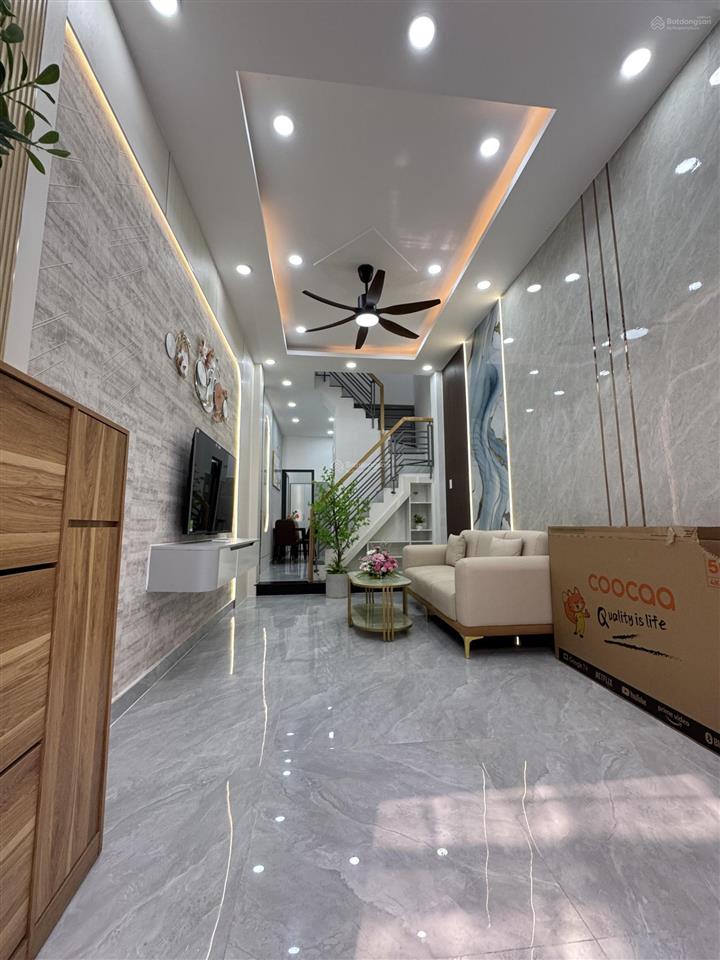 Diện tích to  3 phòng ngủ  giáp bình thạnh  full nội thất  đ. quang trung