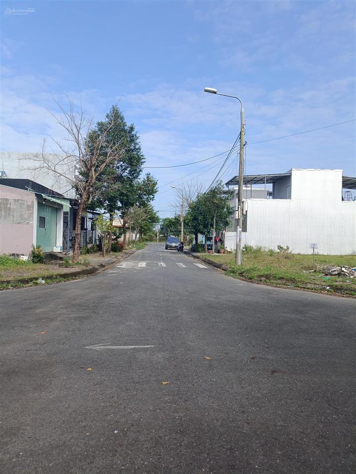 Lô góc 3 mặt tiền ngã 4 kdt ngân câu ngân giang điện ngọc