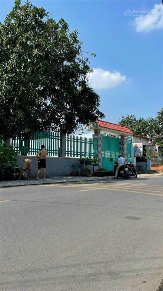 Bán nhà cấp 4 mặt đường nhựa sau chợ xuân thới thượng tổng diện tích đất 610m2, giá 15tỷ8