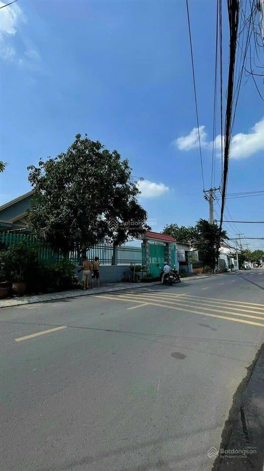 Bán nhà cấp 4 mặt đường nhựa sau chợ xuân thới thượng tổng diện tích đất 610m2, giá 15tỷ8