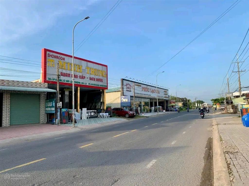 Bán gấp 11,715m2 giá 5tr/1m2 đất mặt tiền 823 đức hoà long an