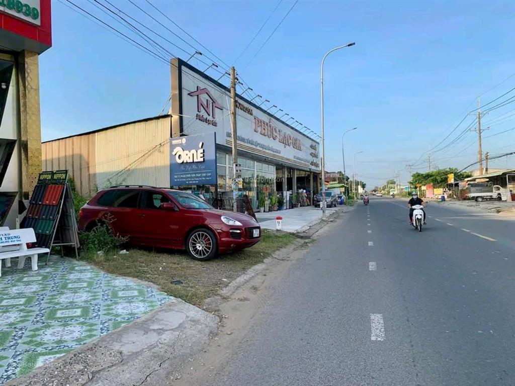 Bán gấp 11,715m2 giá 5tr/1m2 đất mặt tiền 823 đức hoà long an