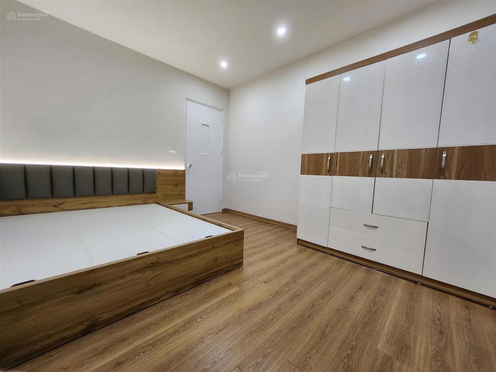 Chính chủ bán căn 88m, 3pn nhỉnh 5 tỷ tòa nc2 cầu bươu, xa la. full đồ, sẵn sổ, có hỗ trợ bank