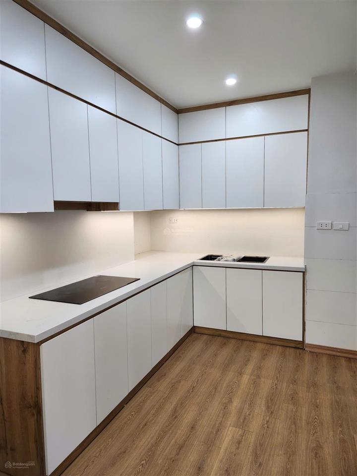 Chính chủ bán căn 88m, 3pn nhỉnh 5 tỷ tòa nc2 cầu bươu, xa la. full đồ, sẵn sổ, có hỗ trợ bank