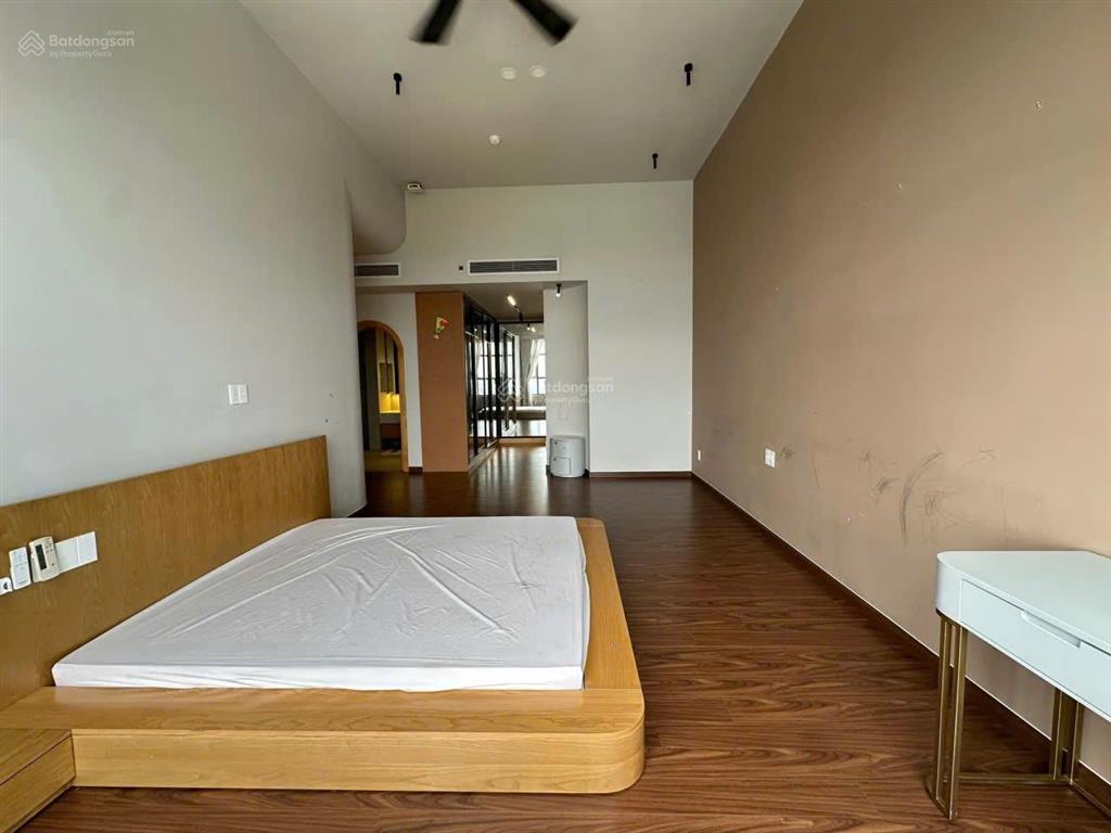 Bán penhouse có sổ tại river panorama, 210m2, giá 17 tỷ, tặng toàn bộ nội thất sang trọng, view đẹp