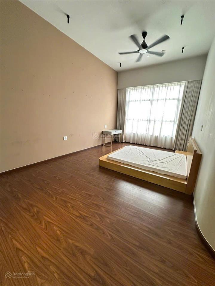 Bán penhouse có sổ tại river panorama, 210m2, giá 17 tỷ, tặng toàn bộ nội thất sang trọng, view đẹp