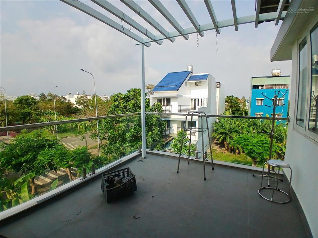 Nhà bán kdc vạn hưng phú, phú xuân, 1trệt 2lầu, st, dt 112m2 sổ hồng giá 10,5tỷ.  0902 714 ***