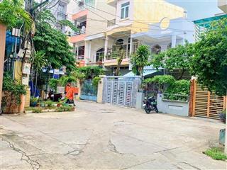 Bán nhà 2 tầng ô tô, hẻm phố tây biệt thự, trung tâm nha trang, cách biển 450m