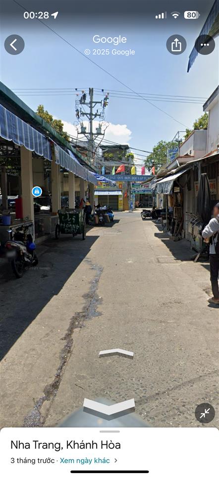 Bán nhà hẻm hoàng diệu, nha trang, cách biển 500m giá chỉ 100tr/m2.  0977 681 ***