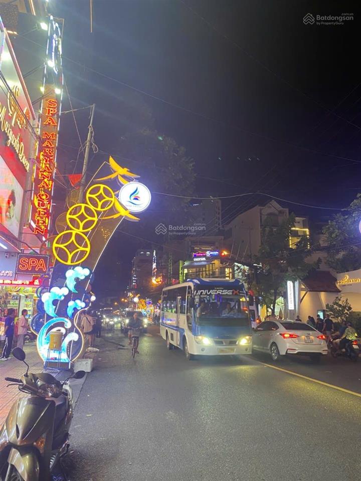 Bán nhà mặt tiền nguyễn thị minh khai, nha trang  vị trí kim cương dòng tiền 95 tr/tháng