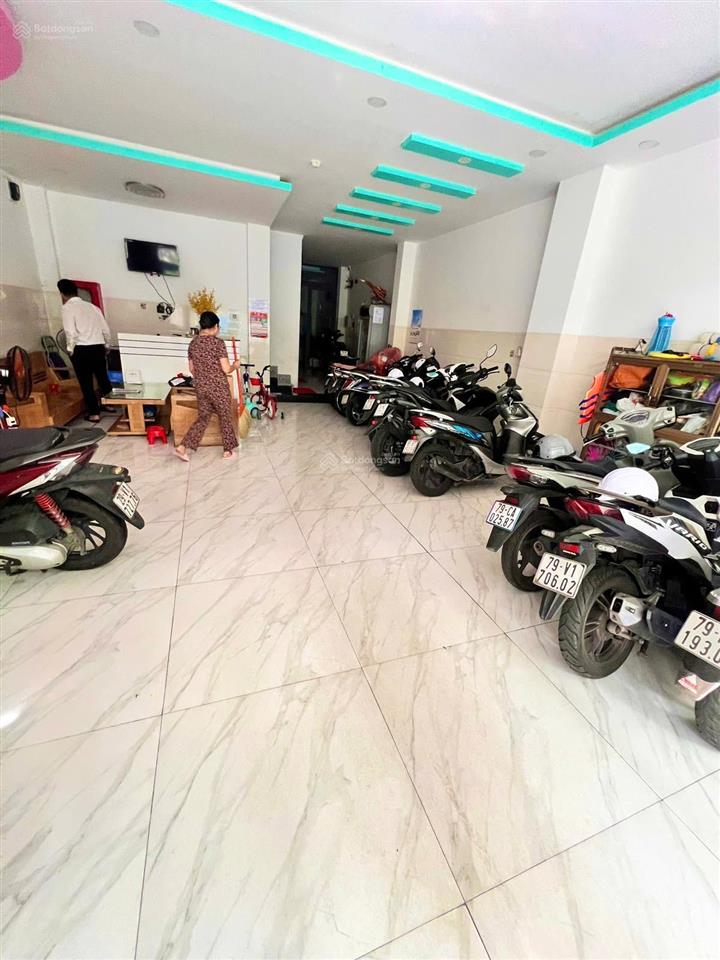 Bán toà nhà căn hộ 20 phòng hẻm thông 5m đường nguyễn thiện thuật, nha trang thuê 60tr/th