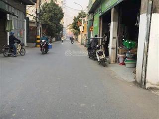 50m2 mặt ngõ cách đường đức thượng vài nhà 4 chỗ đến cửa