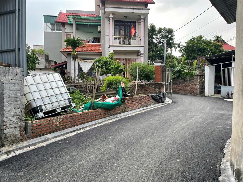 Bán mảnh đất vị trí gần chợ thôn xuân canh, xuân canh, đông anh, hn. dt 68.6m2. rộng 4.45m