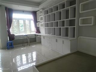 Cho thuê nhà sau lưng cc bộ công an, ngang 5m, có hầm, đầy đủ nội thất.  0962 117 ***