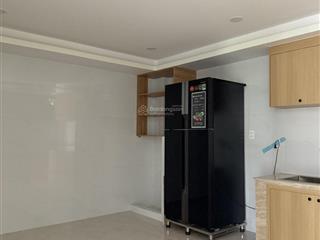 Nhà nguyên căn 5 tầng gần lương định của 6 phòng 6 toilet, nhà mới có thang máy, full máy lạnh