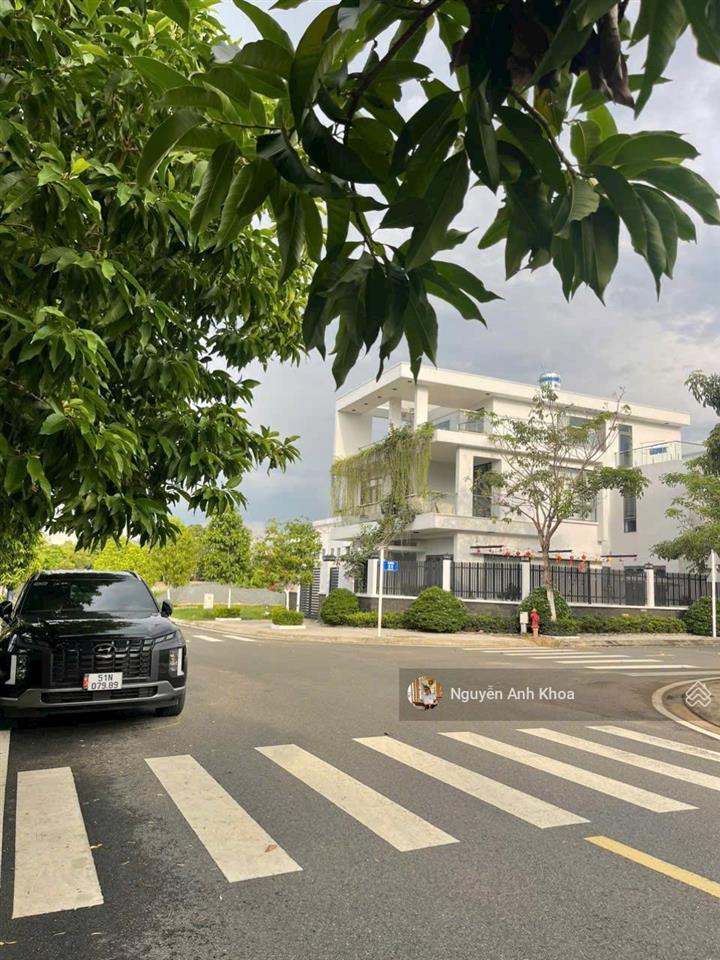Căn nhà phố hướng nam 97,5m2 sát khu bình nguyên, giá chỉ 7,5 tỷ